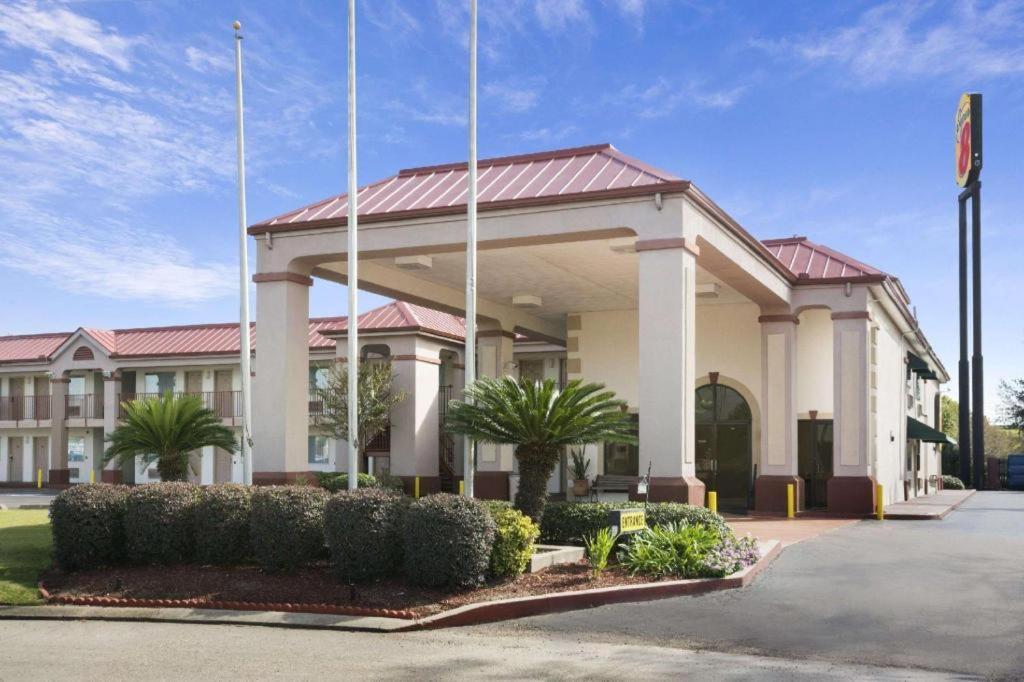 Super 8 By Wyndham Baton Rouge/I-12 Hotel Exterior photo